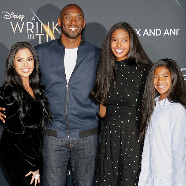 kobe Bryant with his daughters and wife