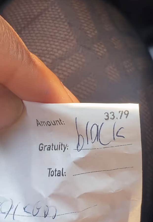 Waitress Confronts Teens Who Wrote The Word &#039;Black&#039; On The Gratuity Line Instead Of Leaving A Tip