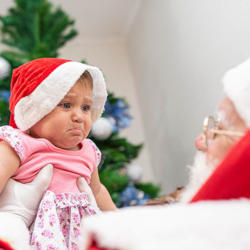 Santa Claus Praised For His Response After A Little Girl Refused To Sit On His Lap 