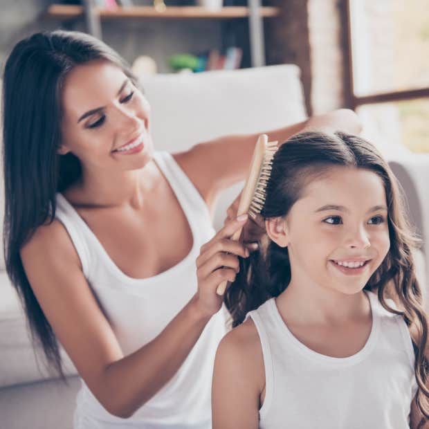 mom forces stepdaughter to cut off her hair