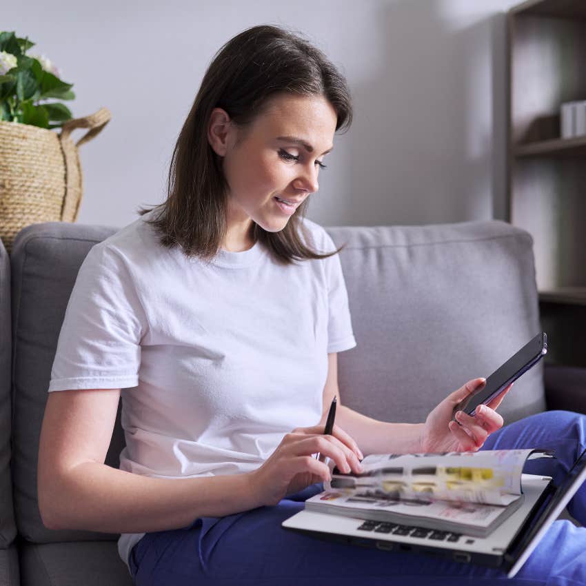 Woman online shopping on her laptop. 