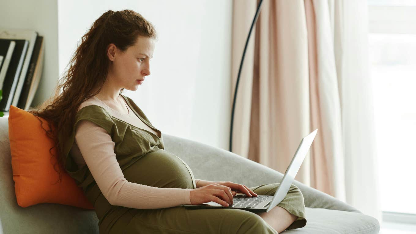 pregnant woman working on computer 