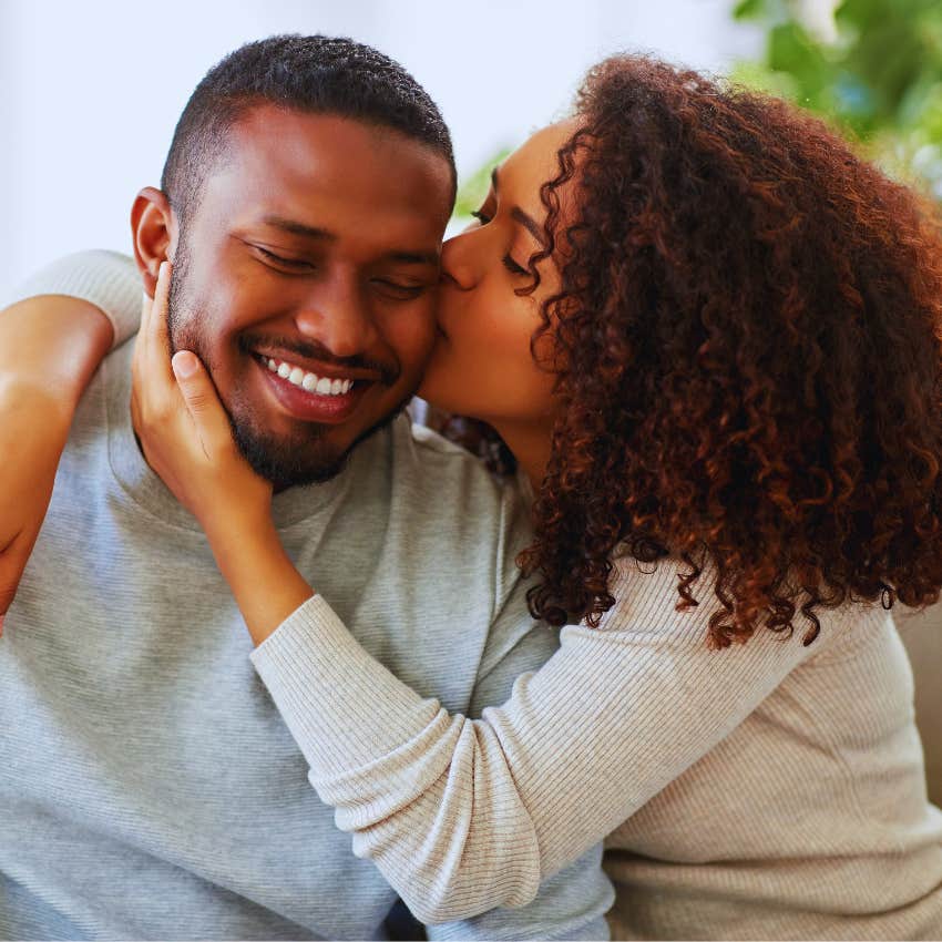 couple kissing