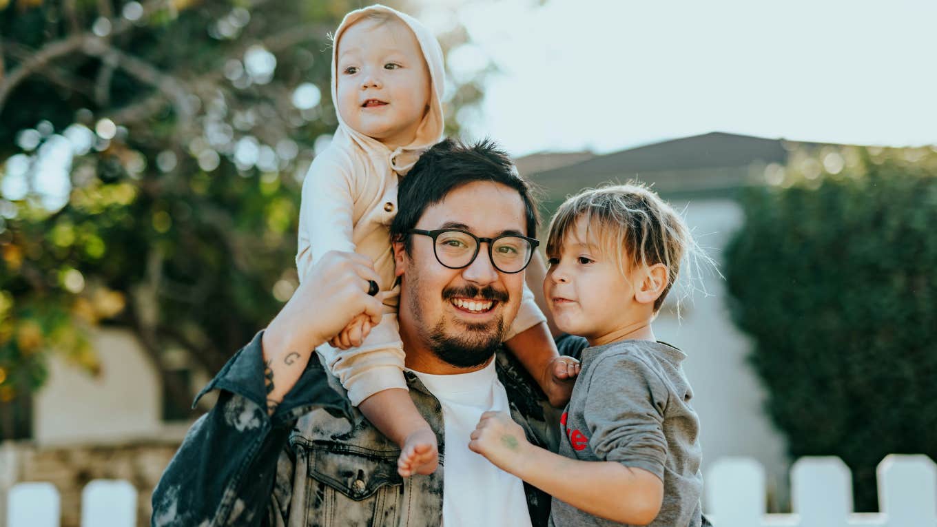 dad with two kids