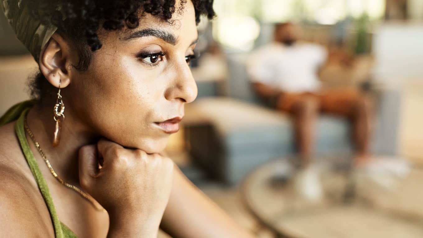 Red flags woman should never ignore in relationship
