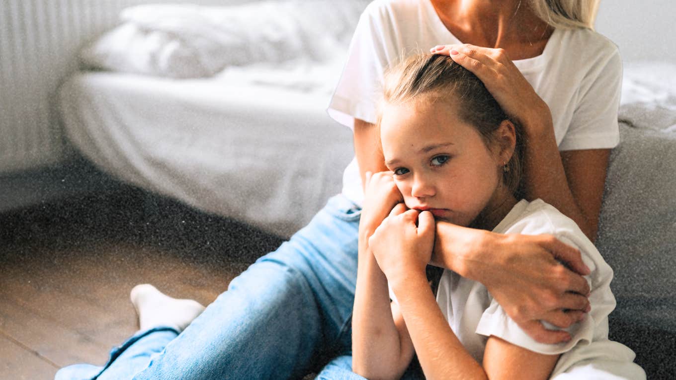 mother easing daughters heartbreak after divorce 