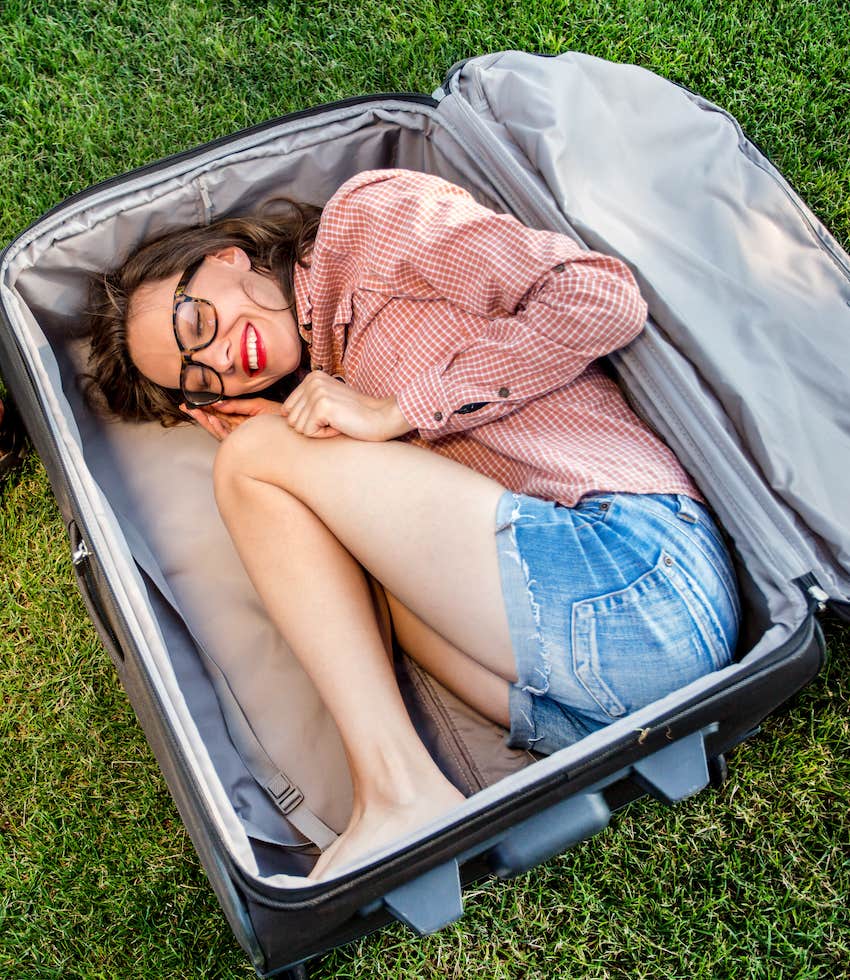 Woman in a suitcase has a secret tip