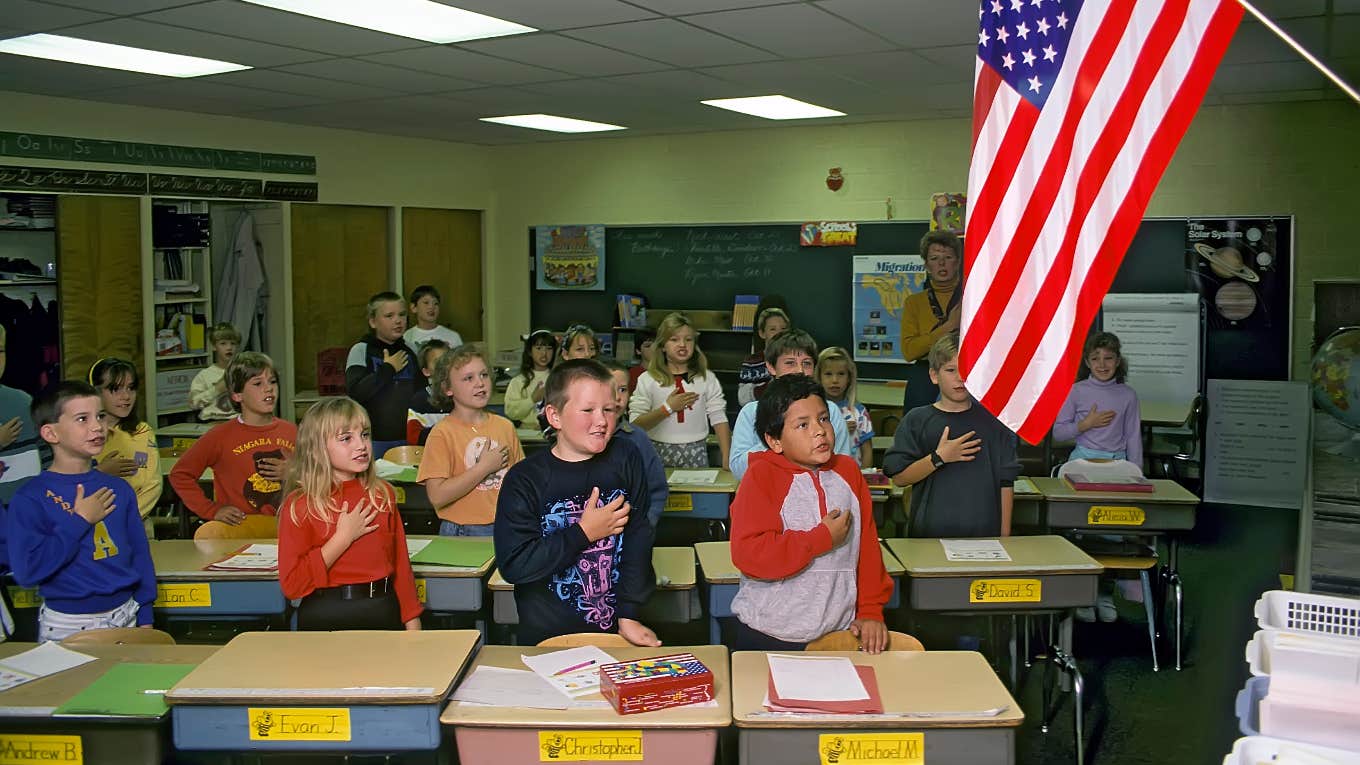 kids reciting the Pledge of Allegiance in school