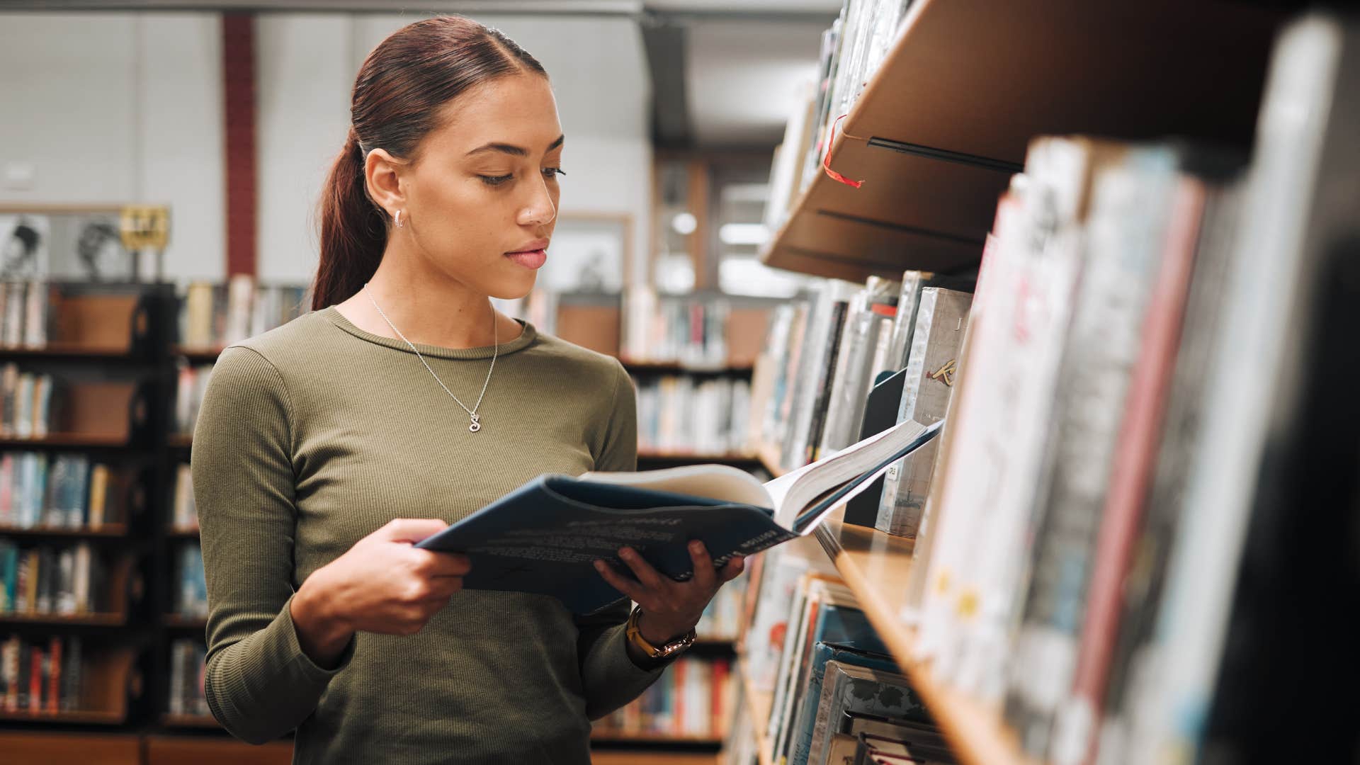 woman at the library 