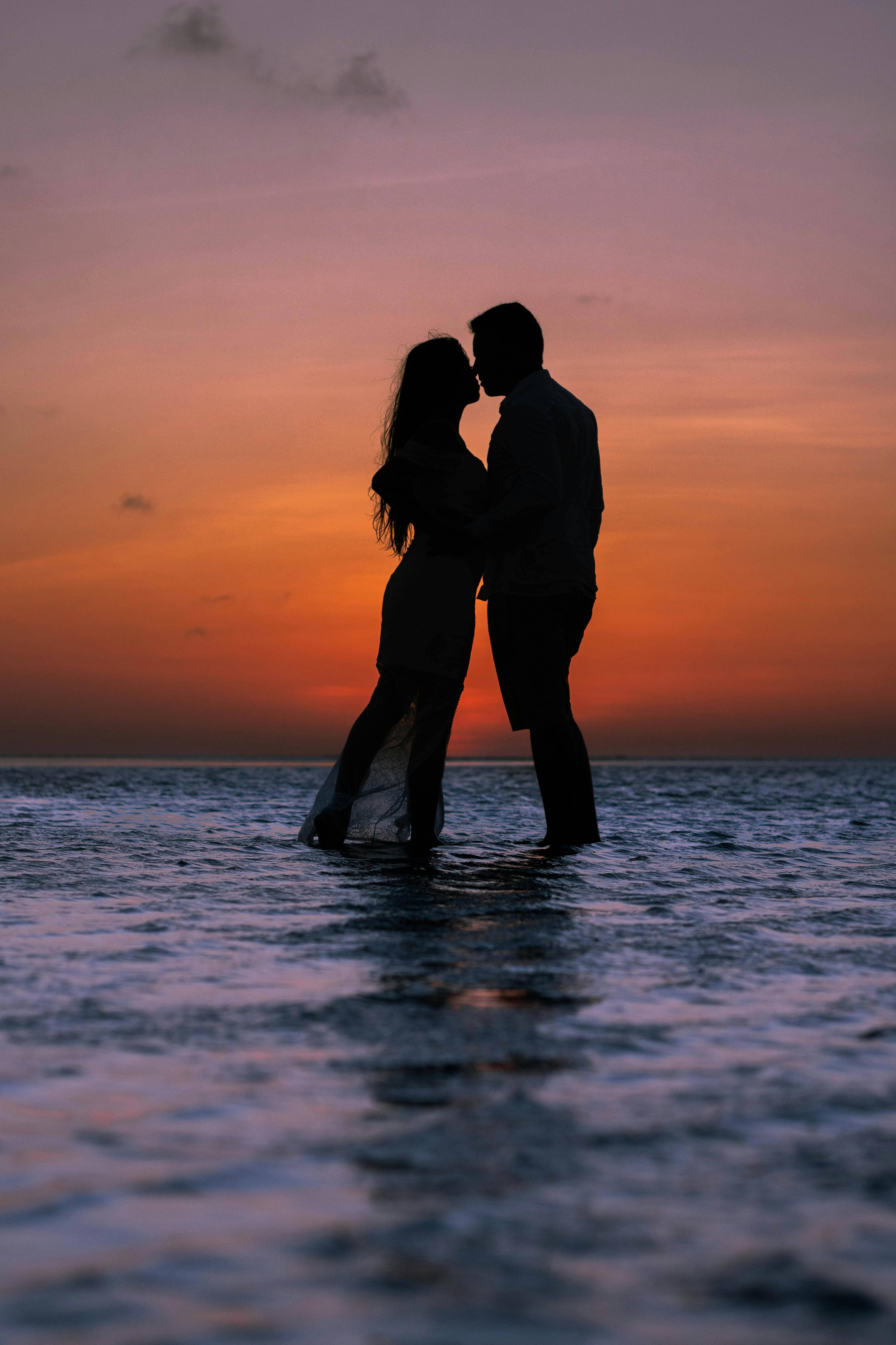 The Truly Incredible Way Your Brain Changes When You Are In Love