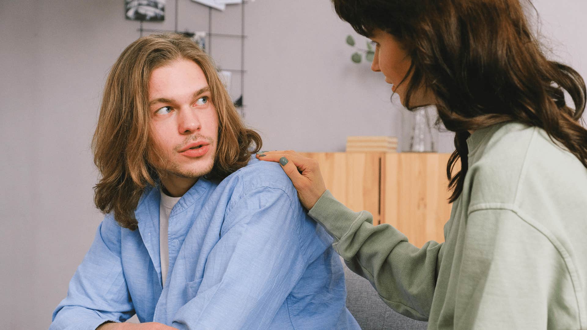 woman telling man she appreciates him