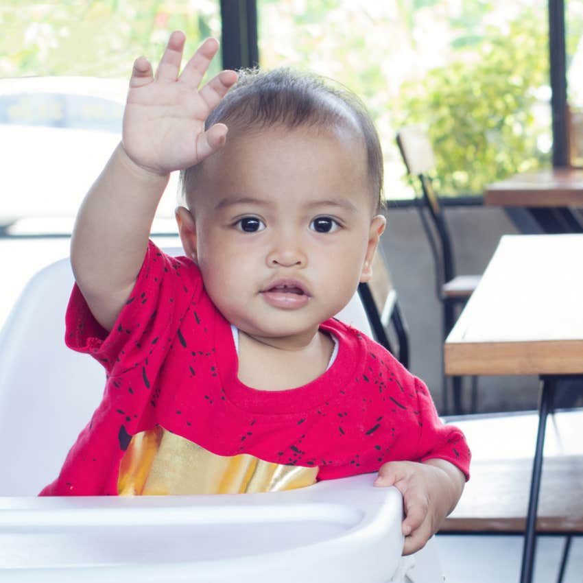 toddler in restaurant 