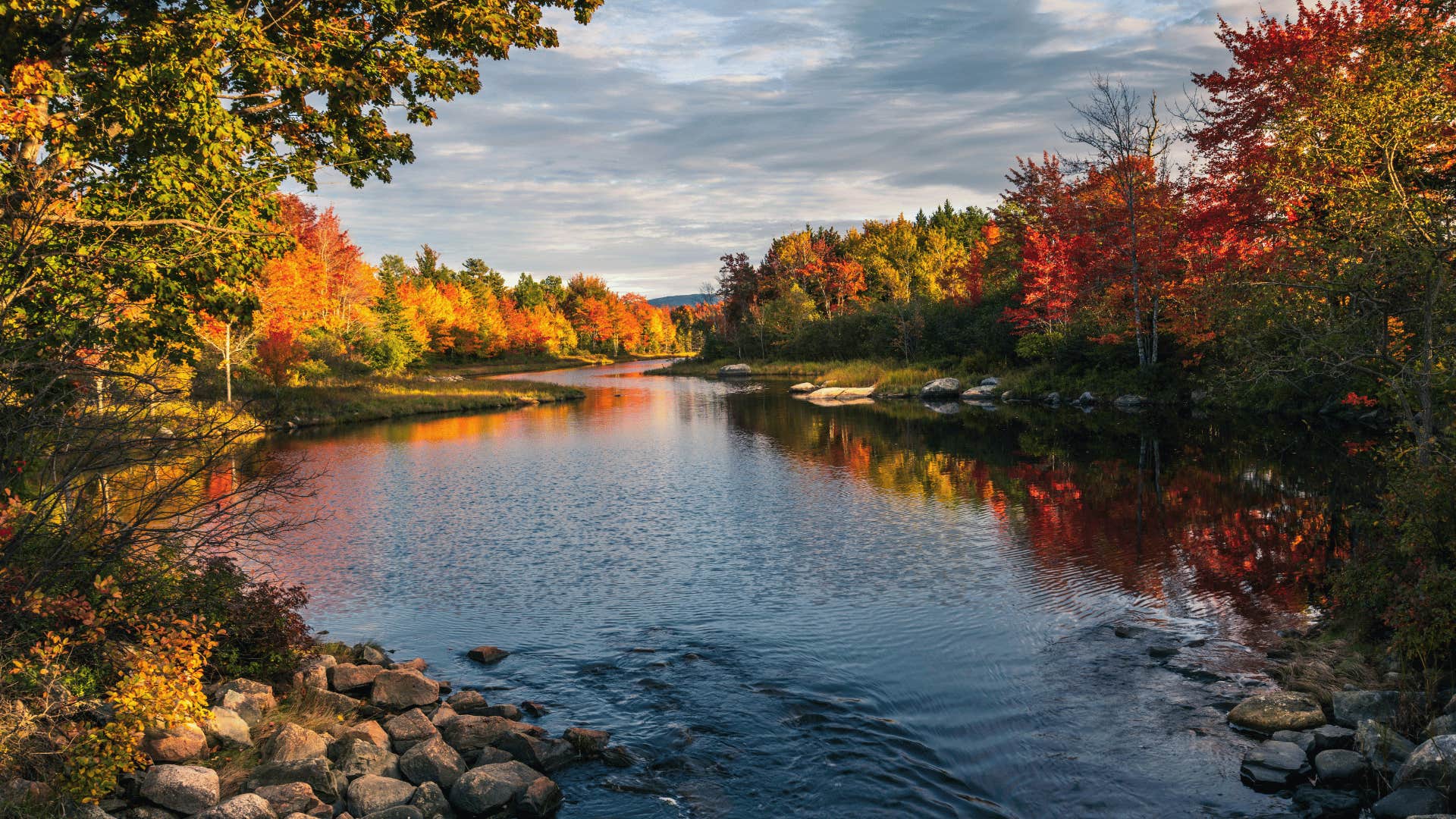 white mountains, new hampshire changing leaves