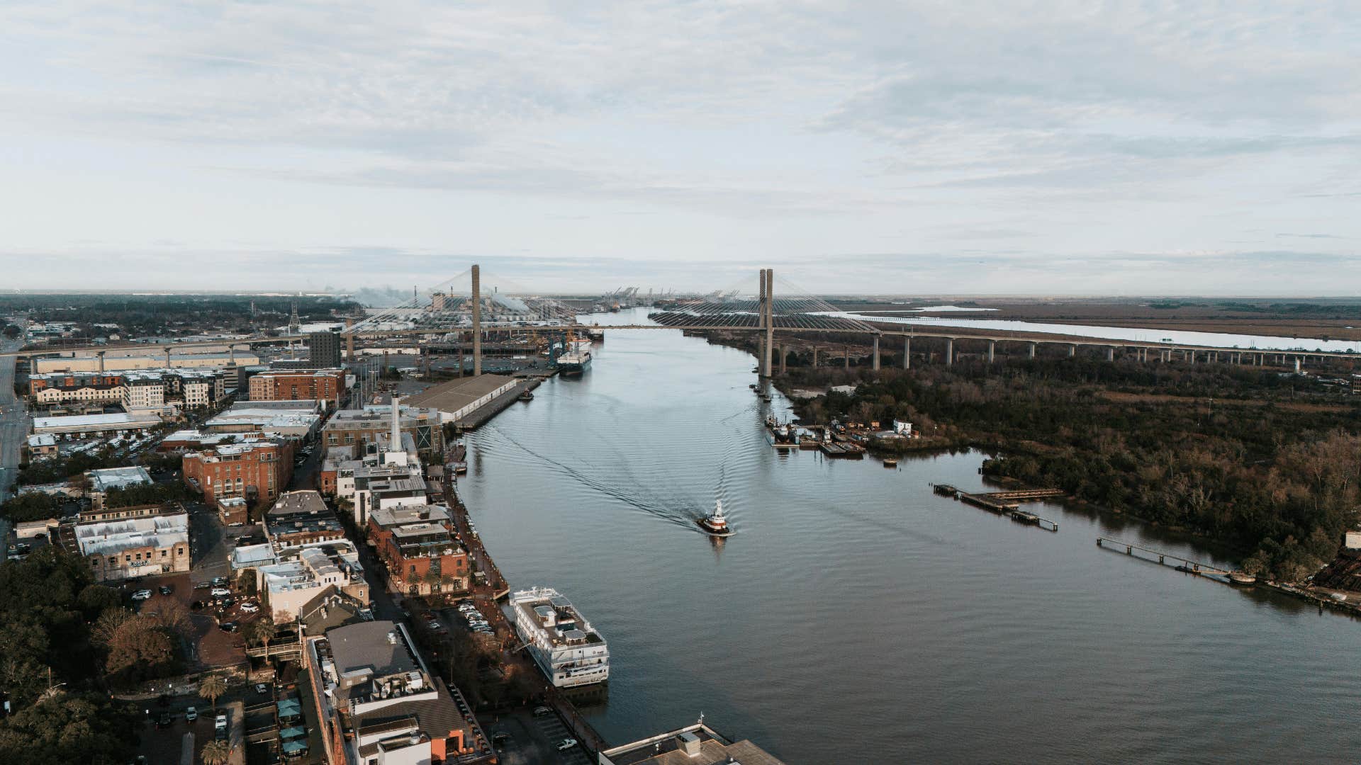 georgia memorial bridge over river