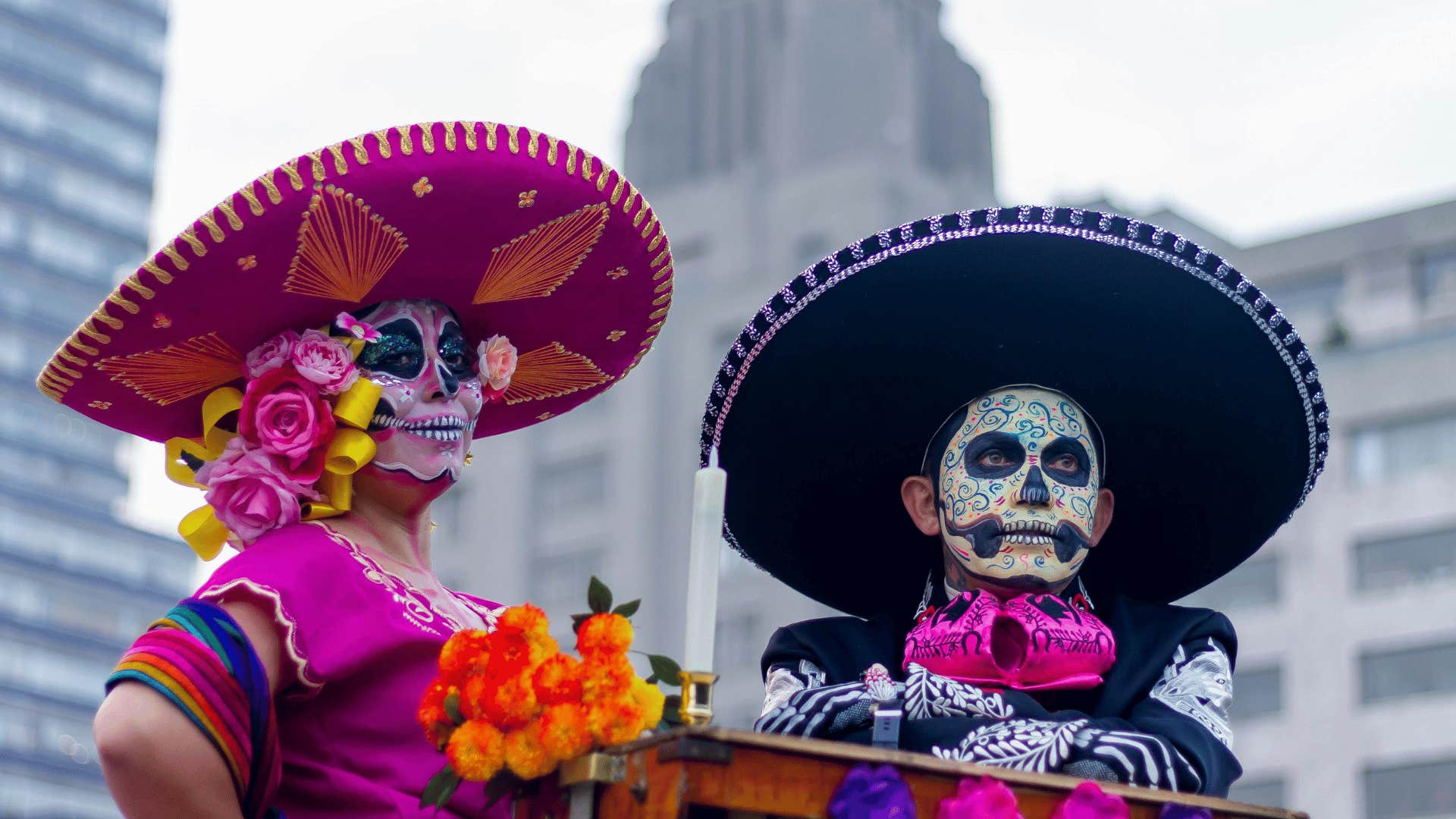 couple celebrating dia de los muertos