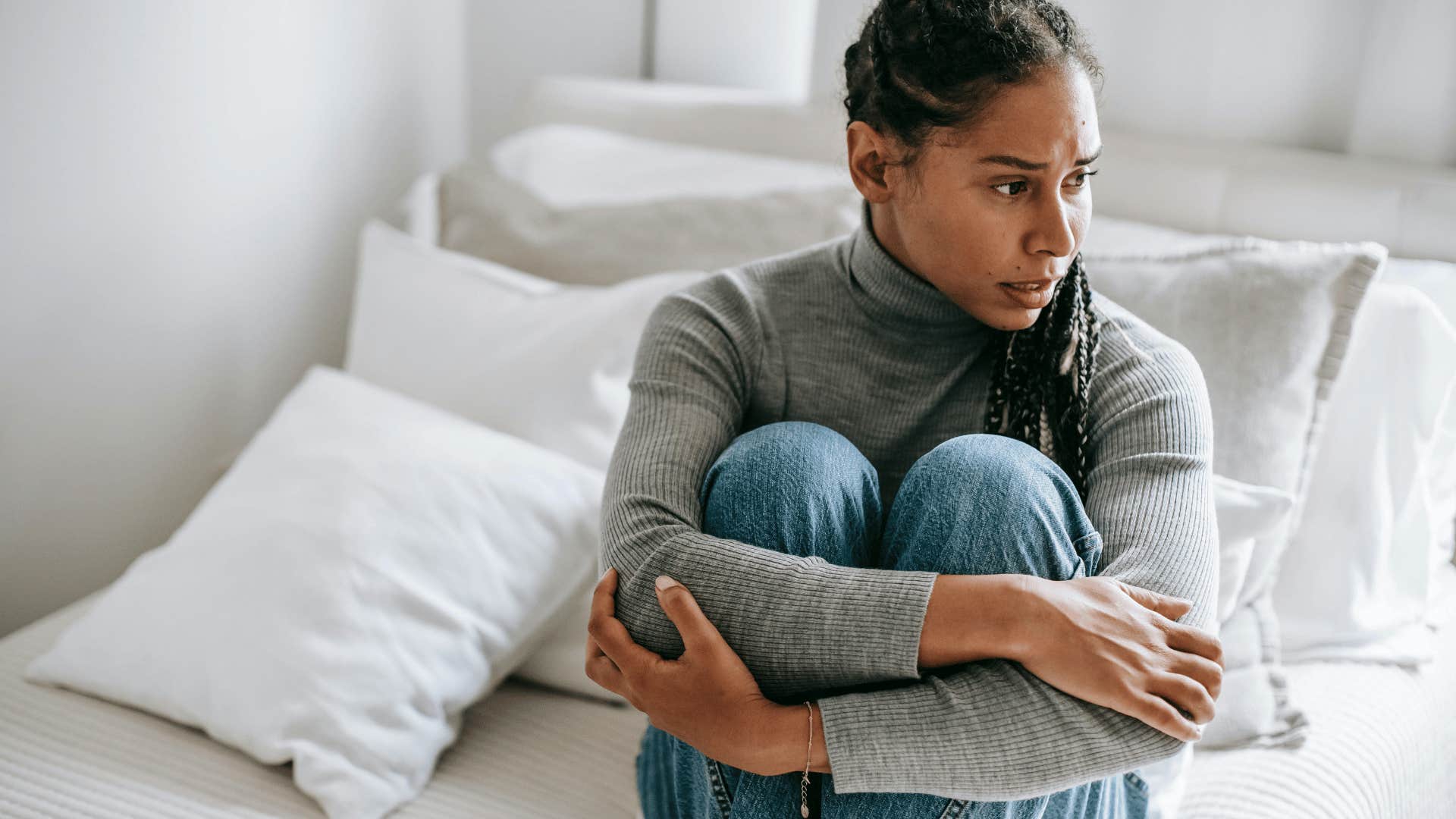 woman anxious about meeting new people