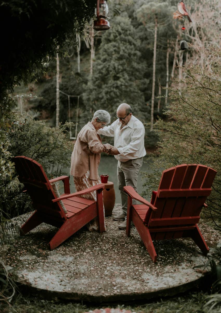 elderly couple whose relationship lasted 2024