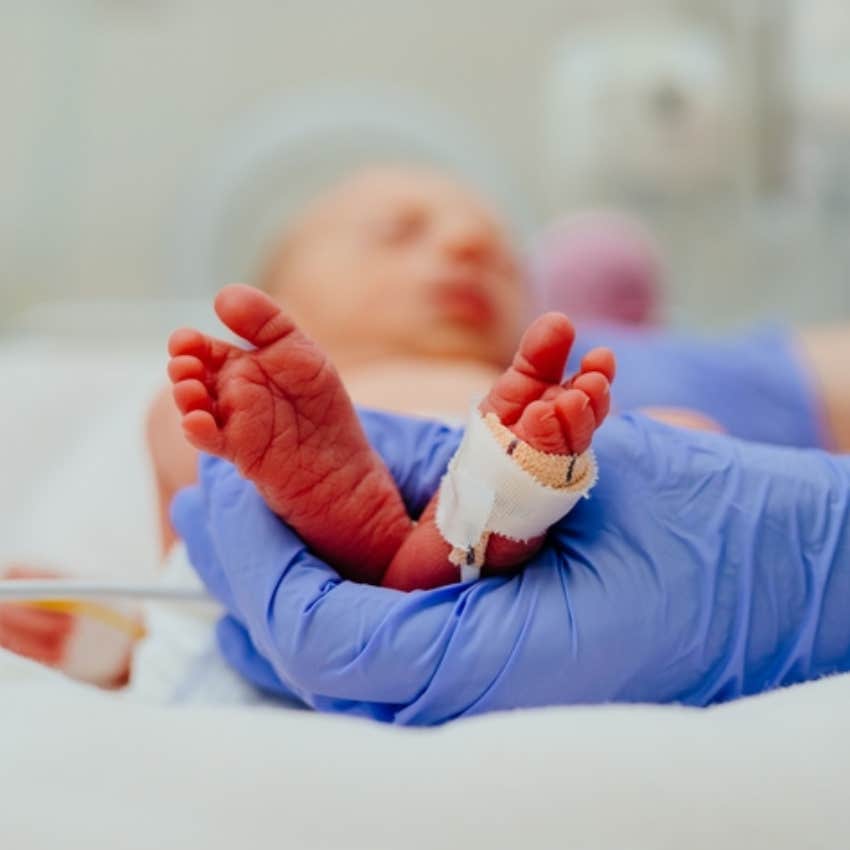 newborn baby feet 