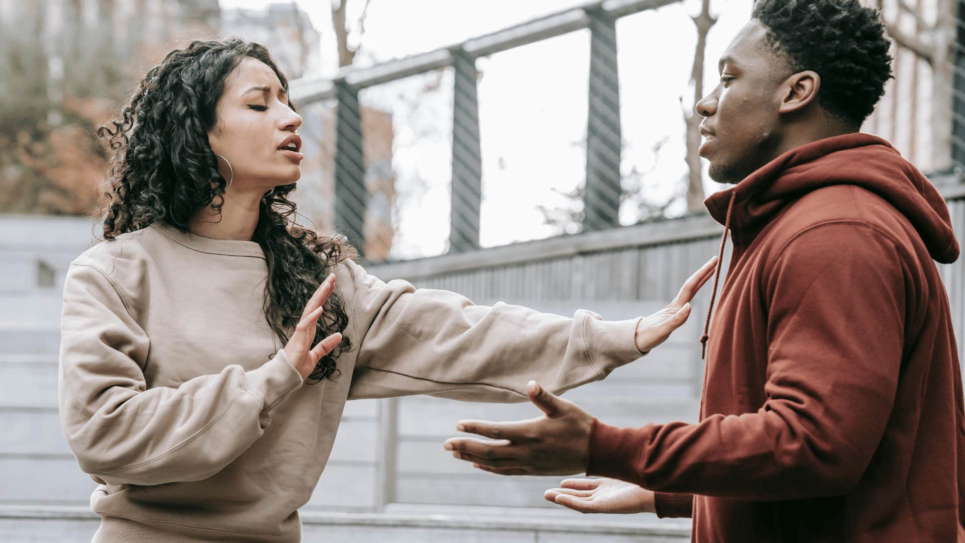 couple fighting leading to divorce