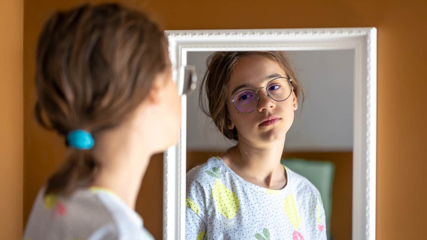 Teen whose sister told her the reason why she isn't pretty