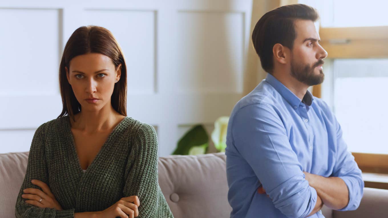 Couple has habits that signal their relationship is bad news.