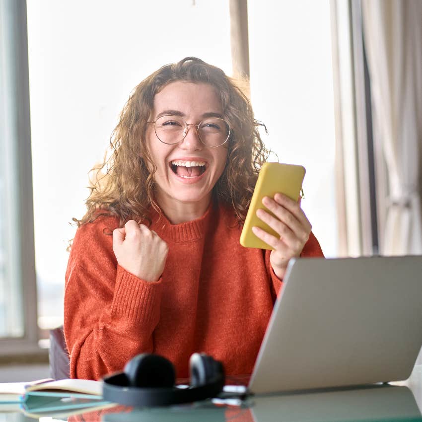 Happy employee who correctly answered when asked about a time she failed