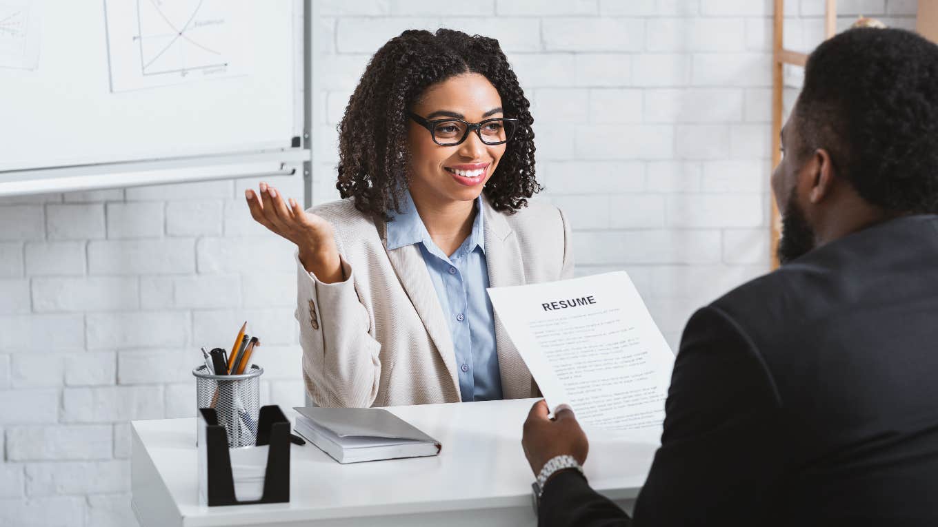 Job interviewer who showed up wearing shorts