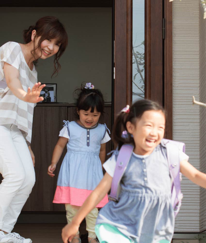 mom sending daughters to school