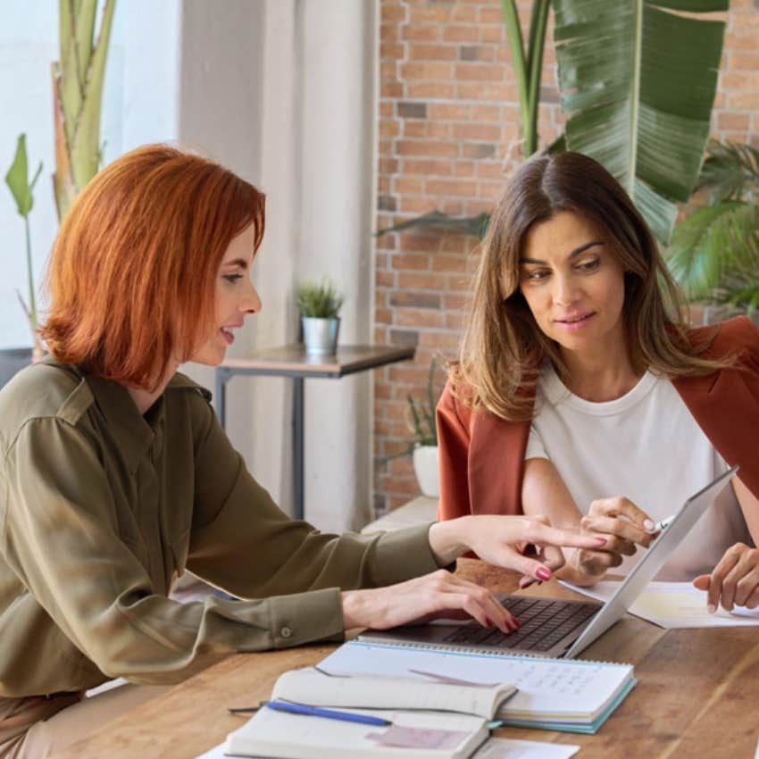 women working together