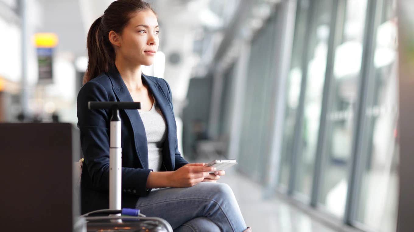 Woman getting creepy text from strange man in the airport