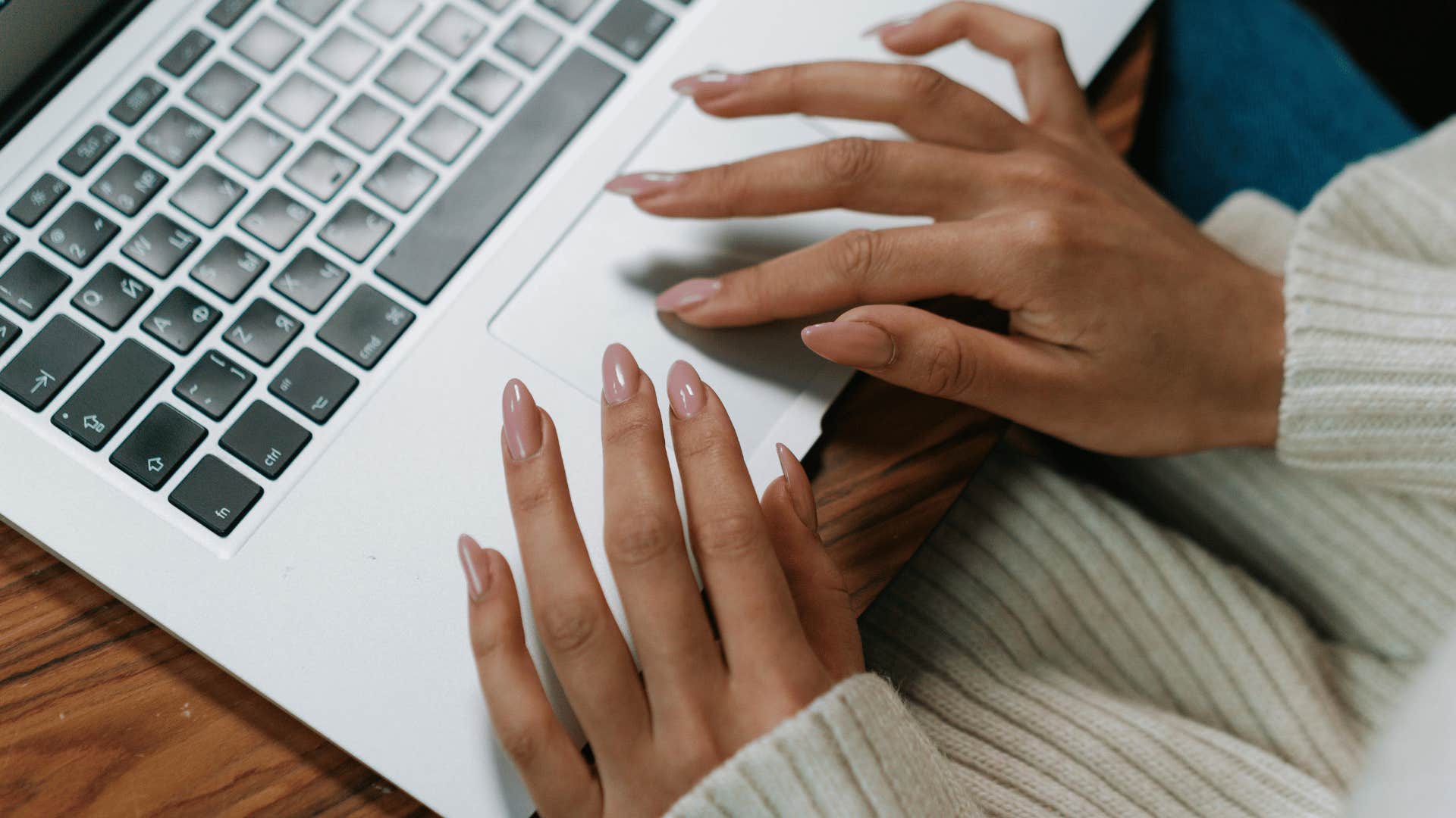 pale pink nails typing