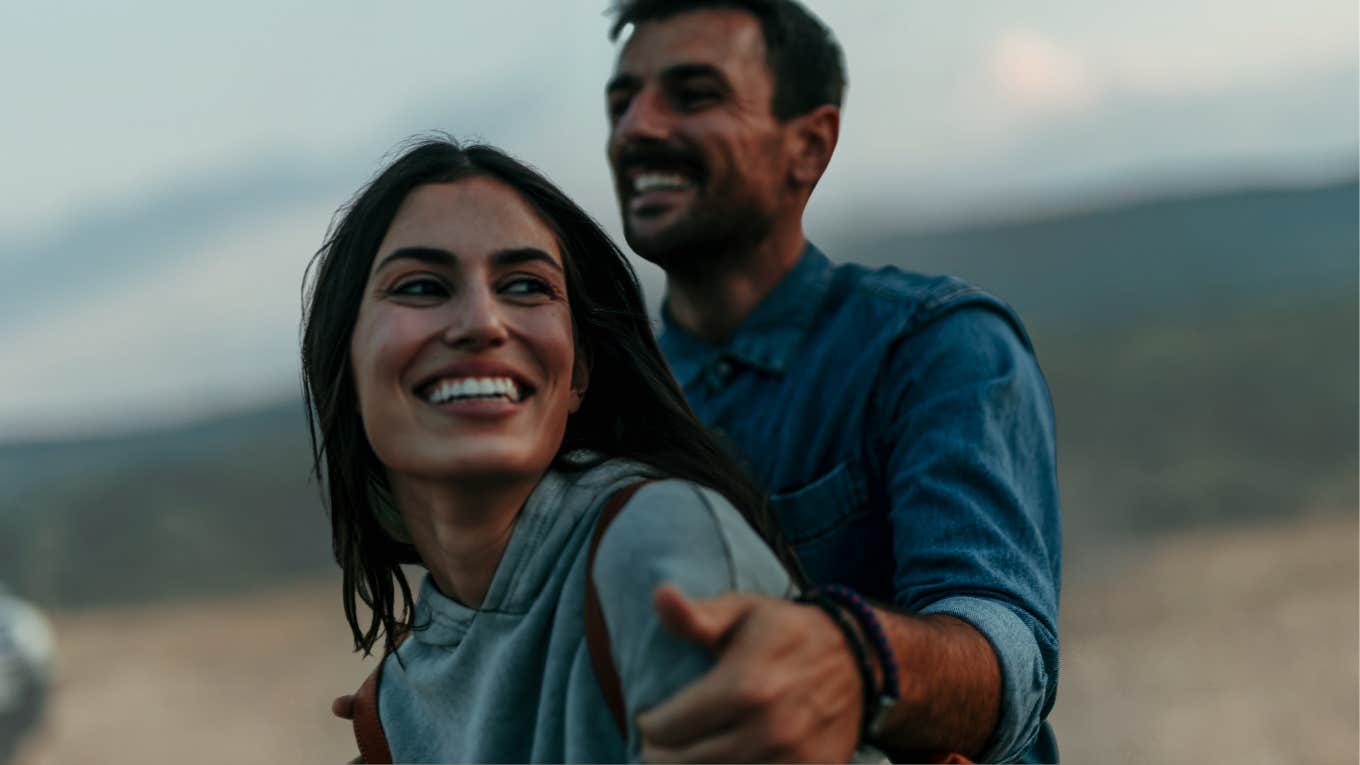 Woman reuniting with old boyfriend before the "Last Meeting Theory." 