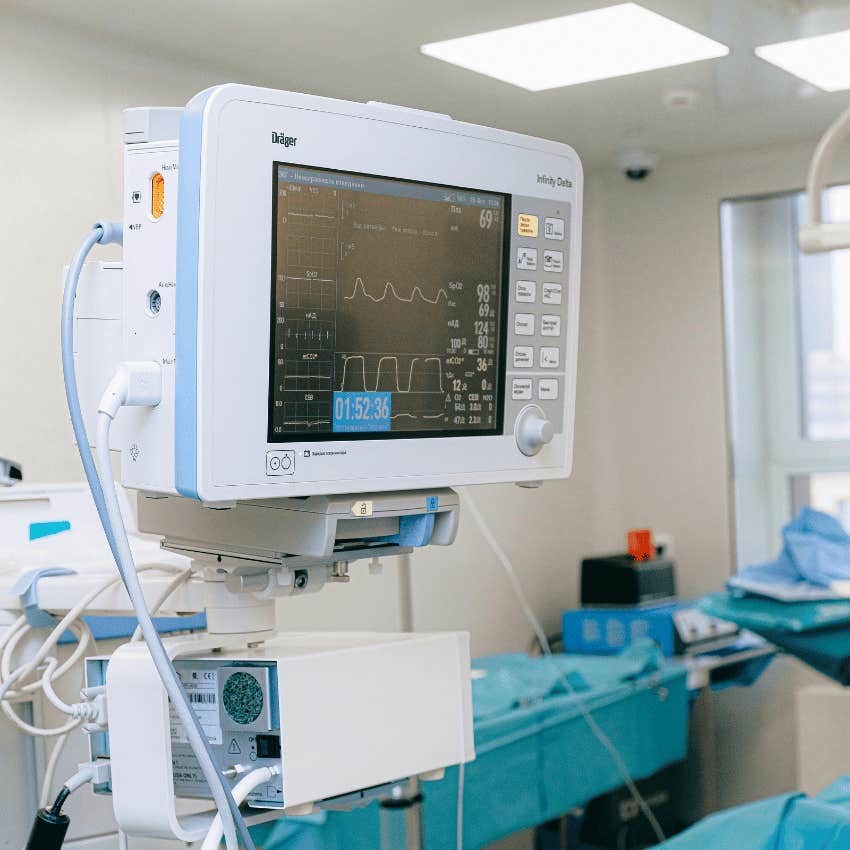 medical equipment showing heart rhythm