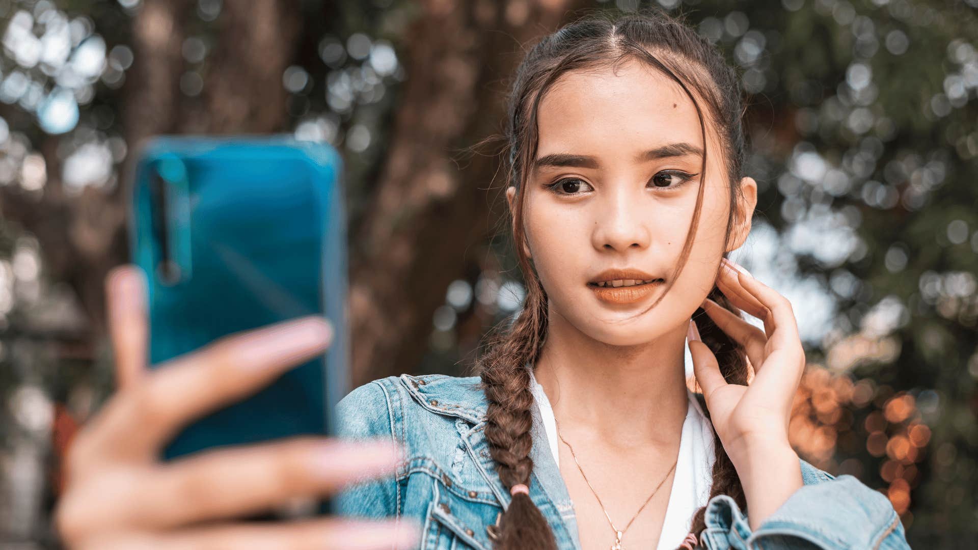 woman talking a selfie