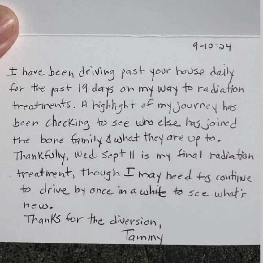 Woman in radiation treatment's handwritten letter. 