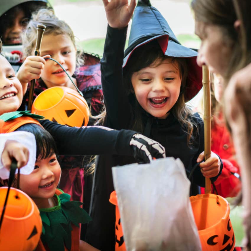 children trick or treating 