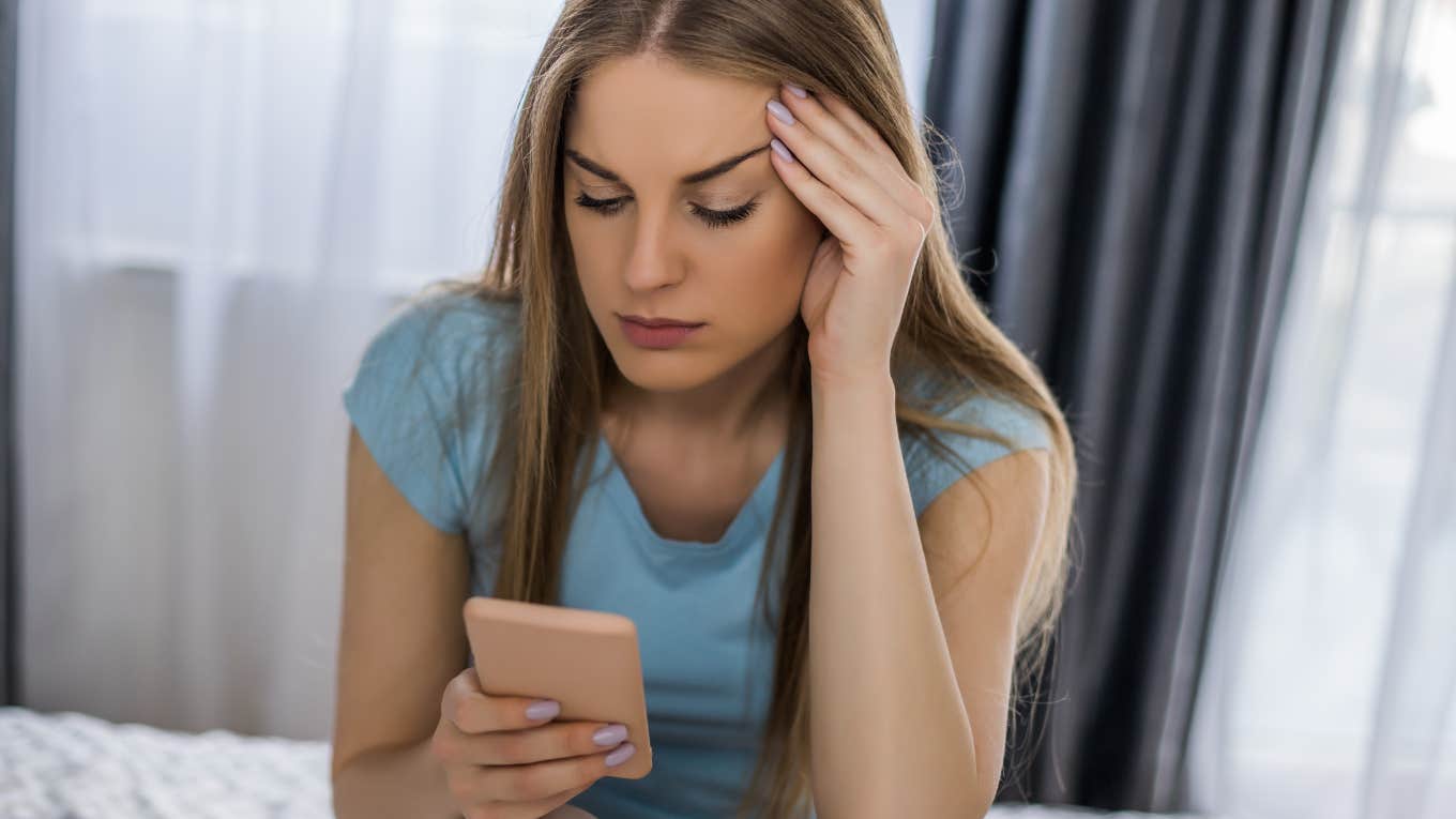 Woman realizes that the dating term 'dexting' is happening to her.