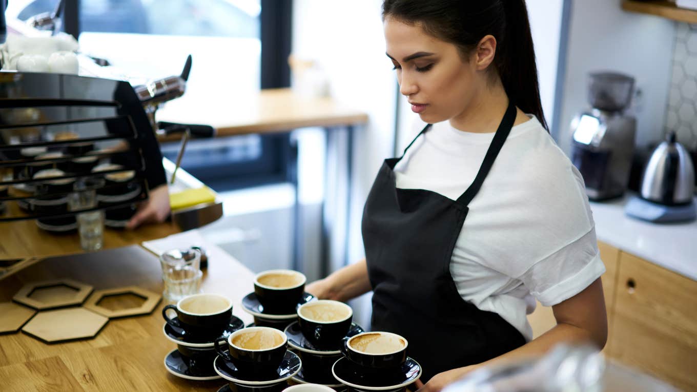 teen restaurant worker