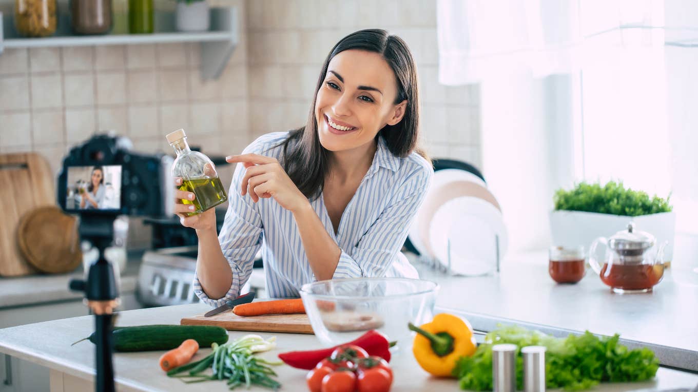 Woman monetizing cooking hobby