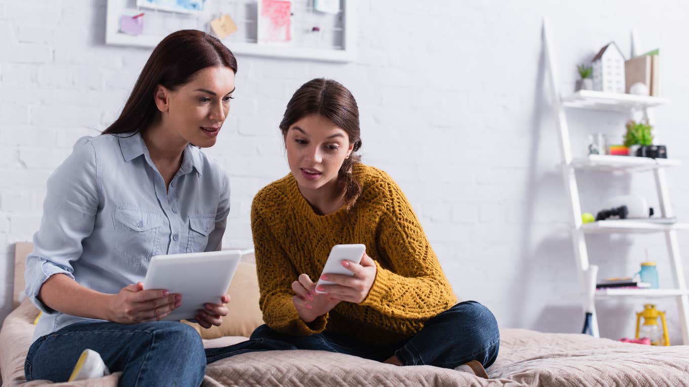 Girl showing mom how to sell feet picks