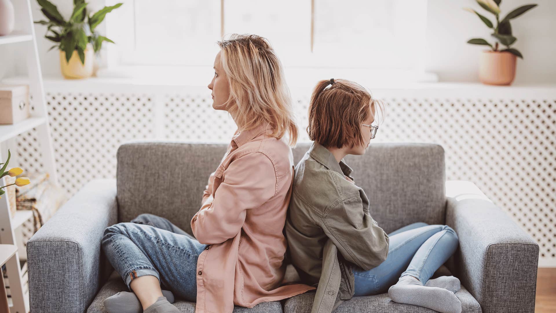 mom fighting with daughter