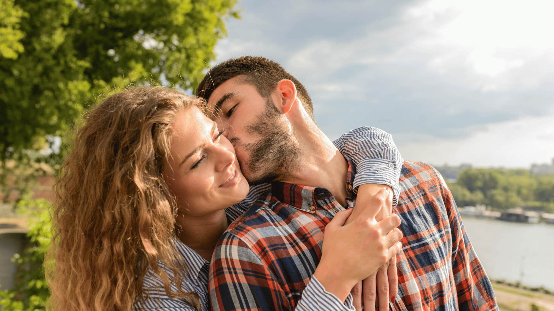 couple not losing each other