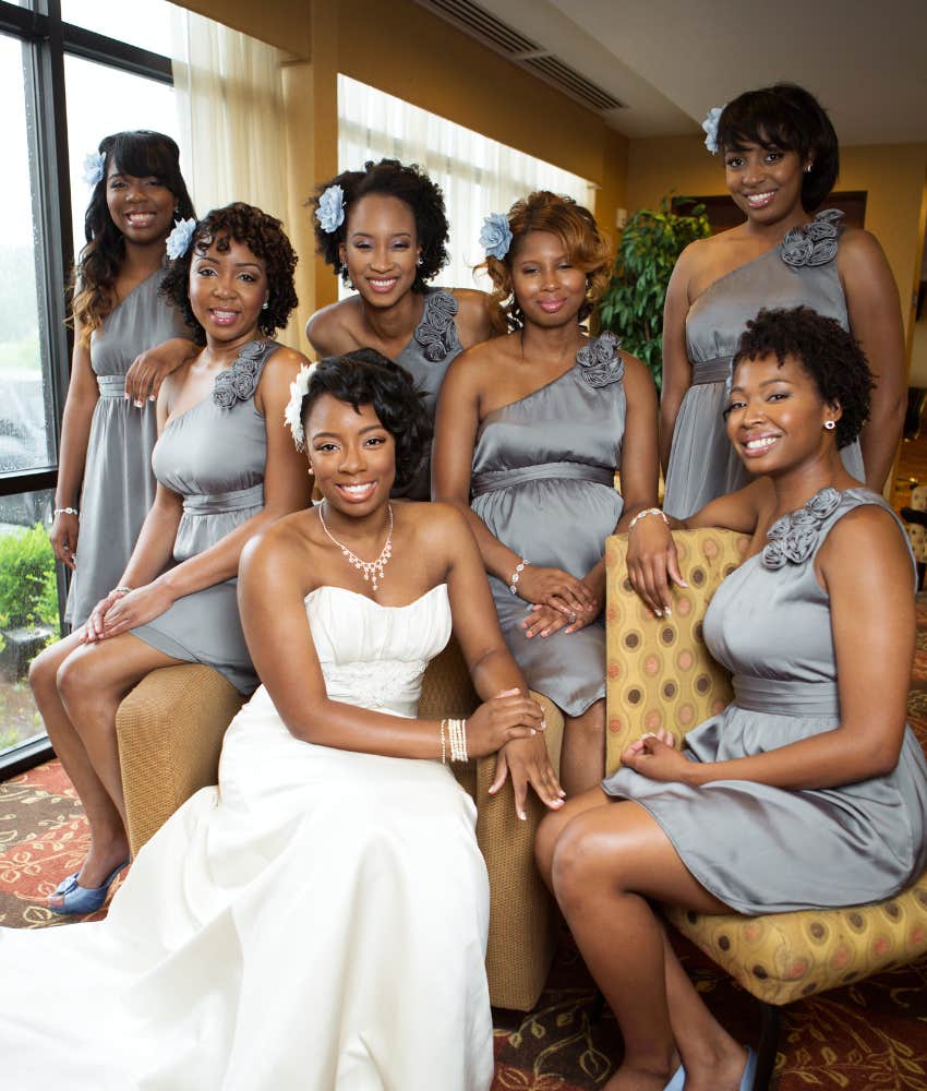 bride posed with bridal party