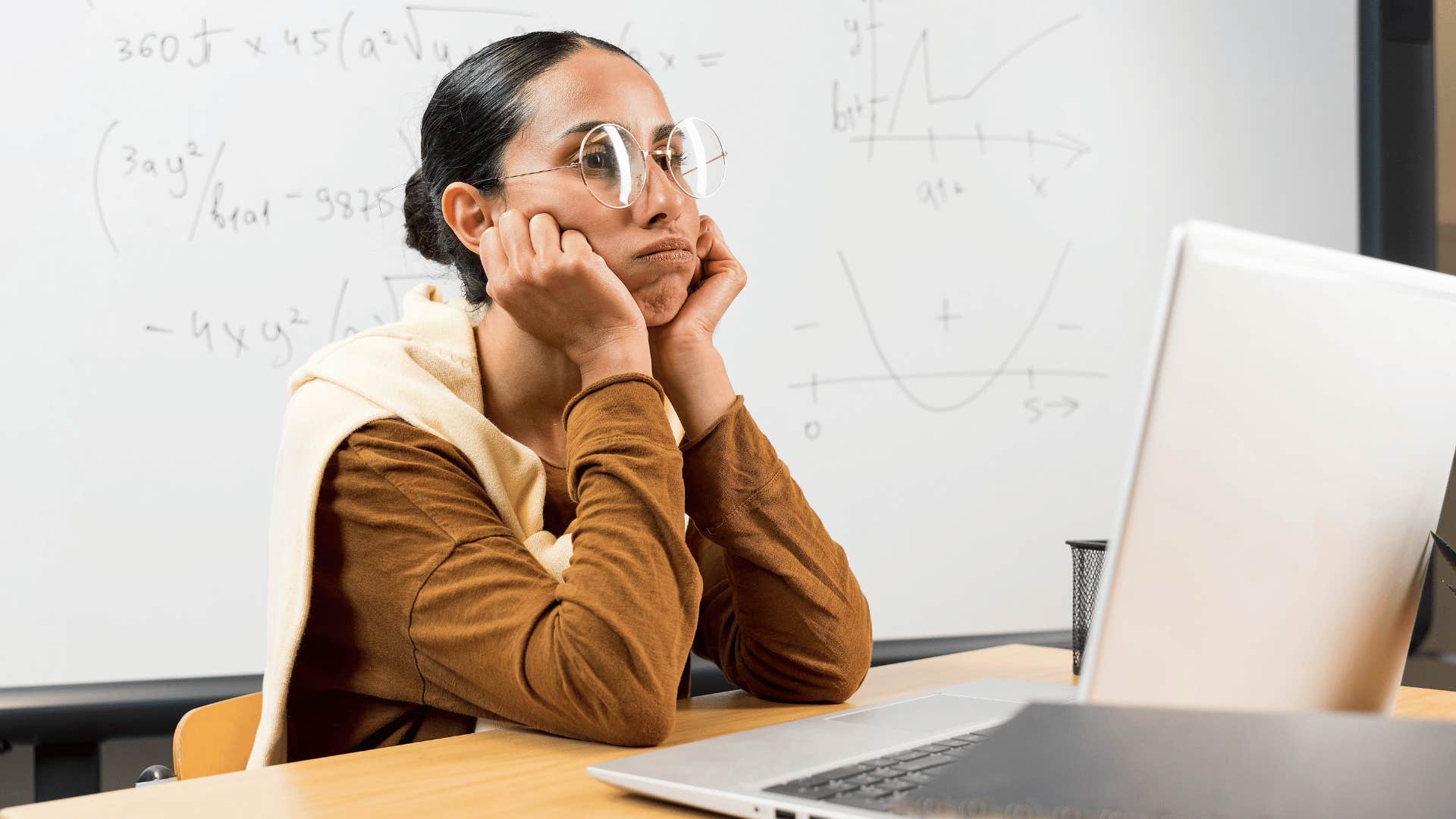 frustrated woman at computer 