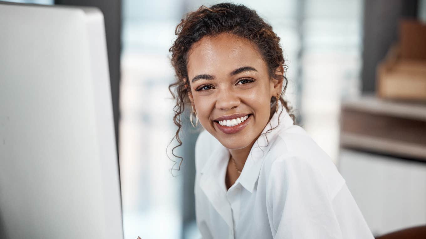 Woman who does not make work friends