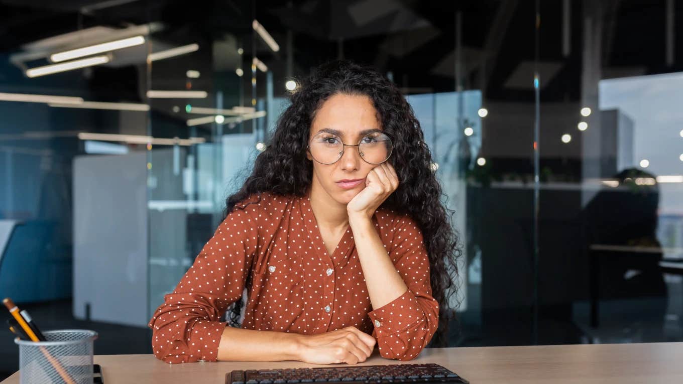 Frustrated employee who wants to abandon her team