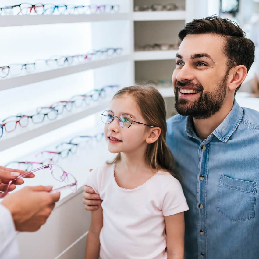 Kid who had a lot of screen time getting glasses