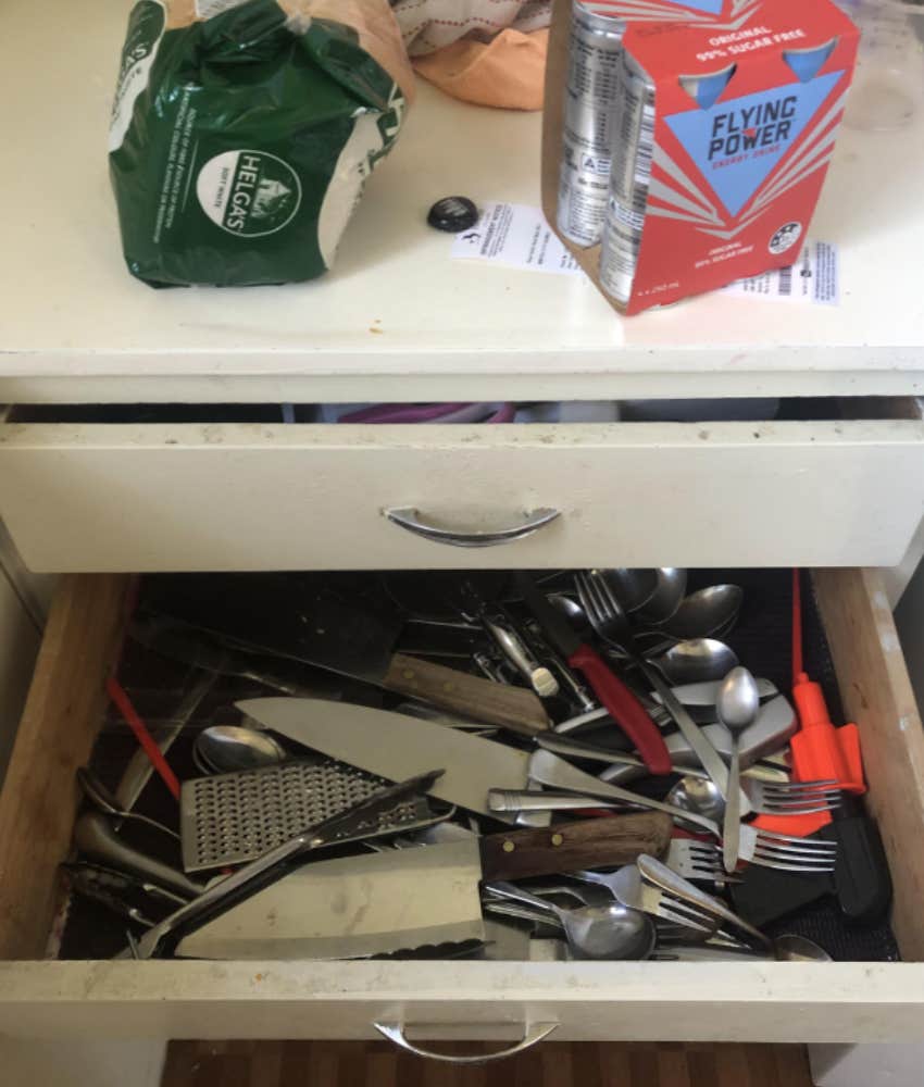 Man Says His Ex Broke Up With Him Because Of His Silverware Drawer Reddit Post