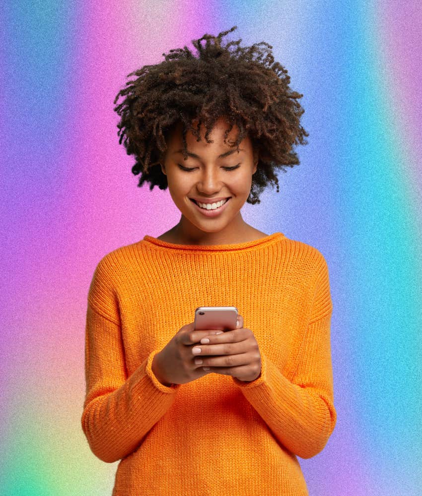 woman texting friends to ask what color makes them think of her