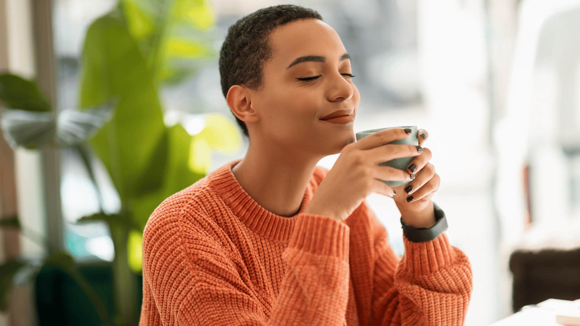 woman drinking coffee